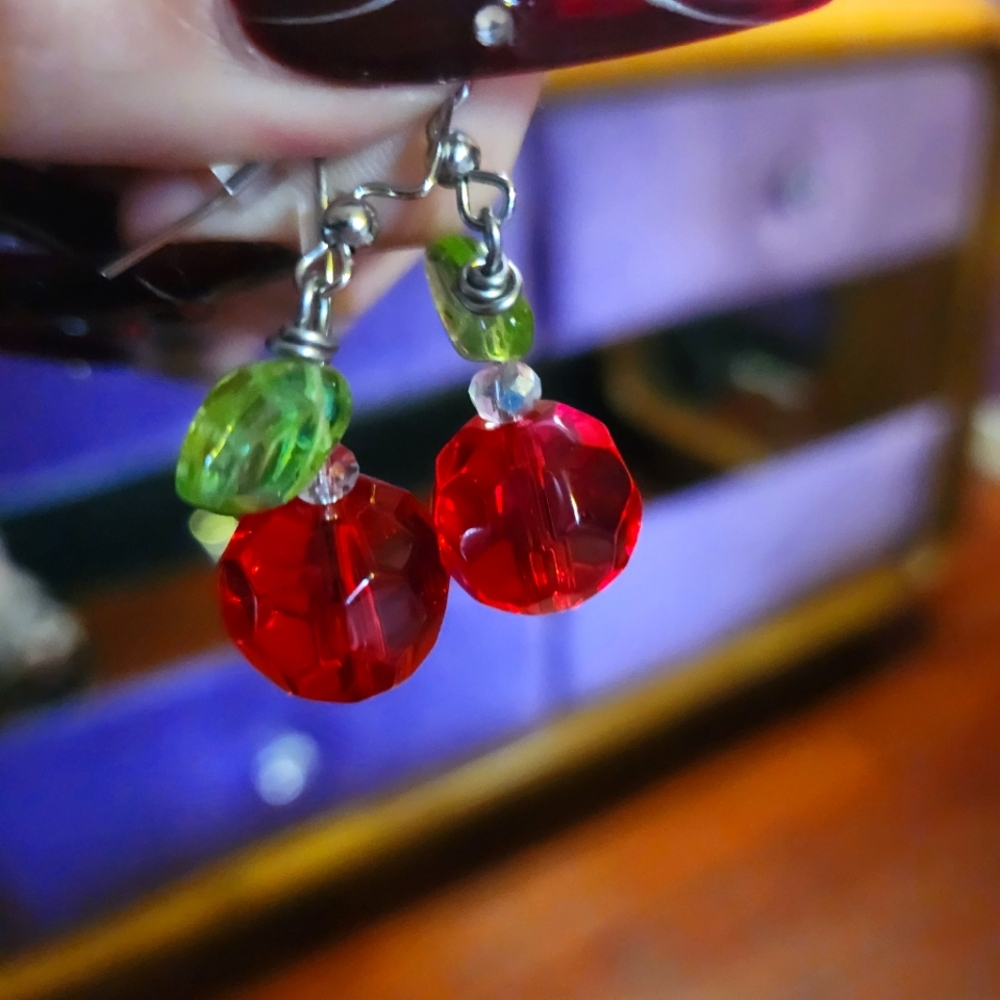 Glass bead cherry earrings!